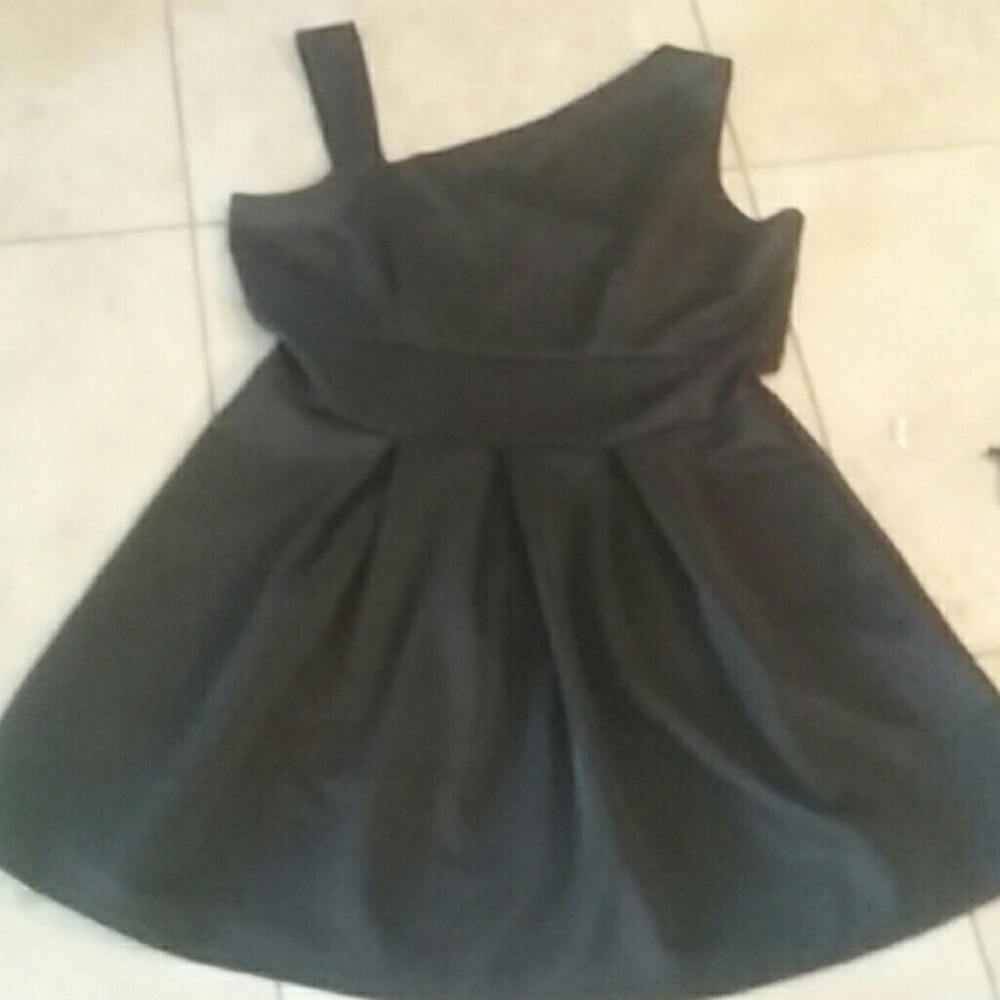 Boohoo brand black dress size 18